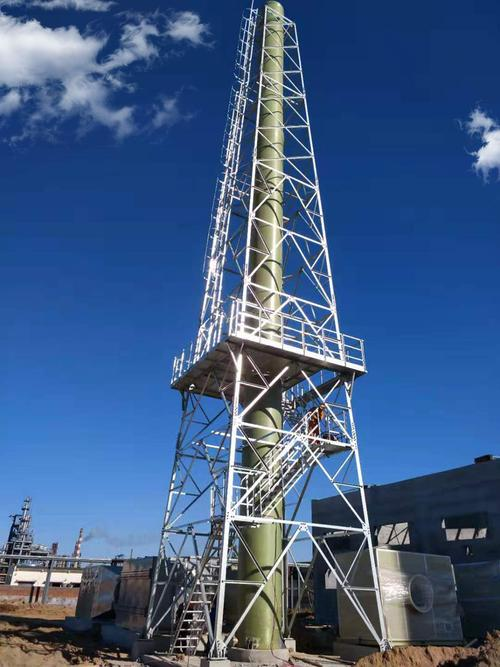 Chaminé de aço tipo torre estabelece nova referência de engenharia no setor de energia sustentável